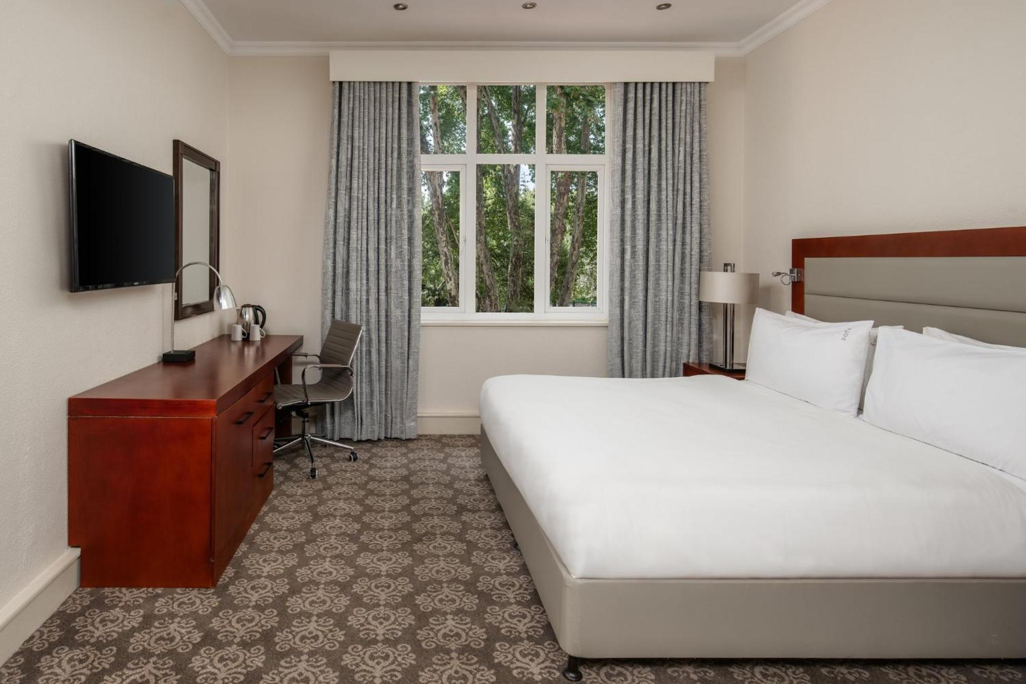Holiday Inn - Johannesburg Sunnyside Park By Ihg Joanesburgo Exterior foto