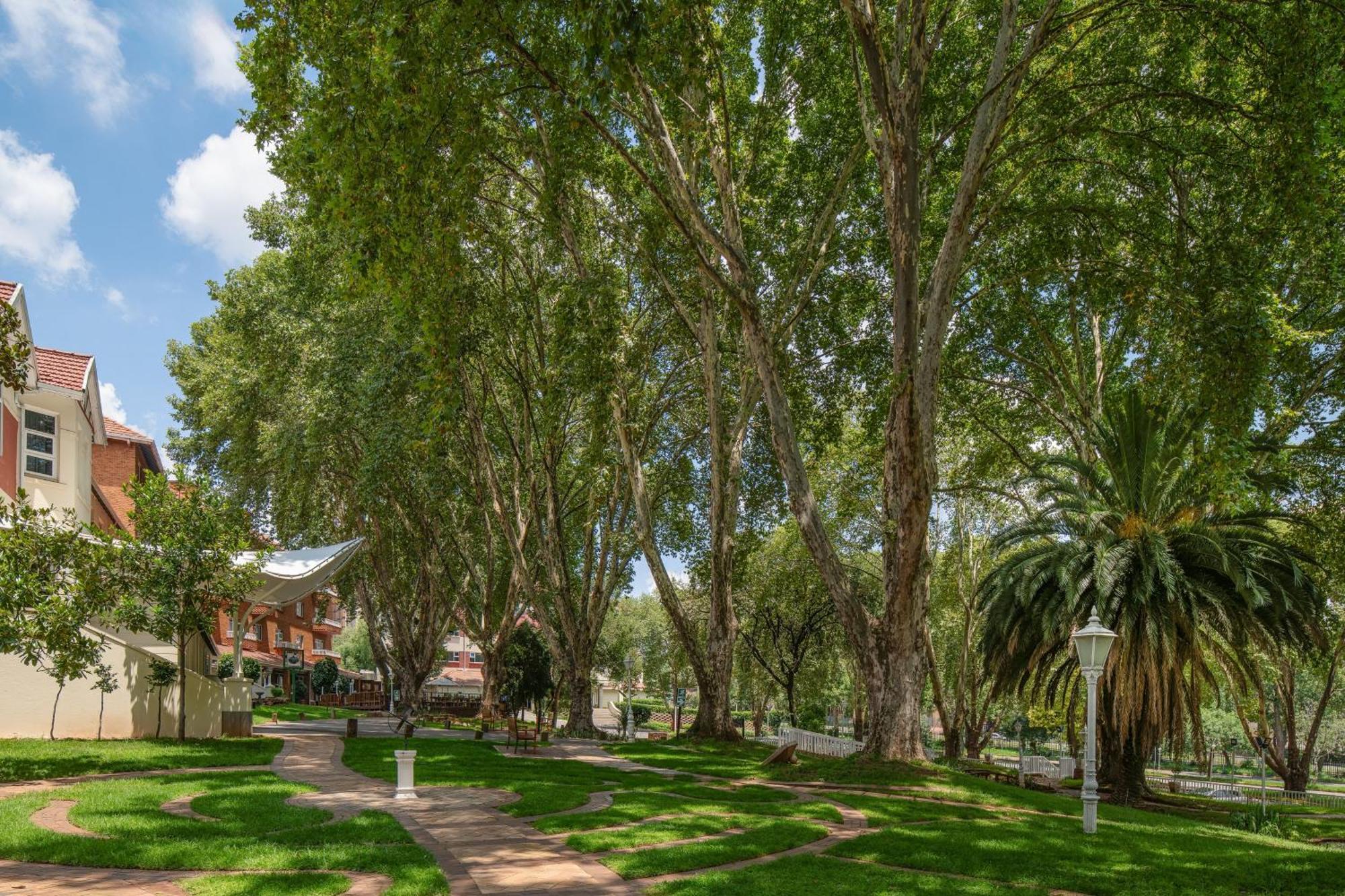 Holiday Inn - Johannesburg Sunnyside Park By Ihg Joanesburgo Exterior foto